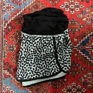 Lululemon Speed Up Mid-Rise Lined Short 4” Size 8